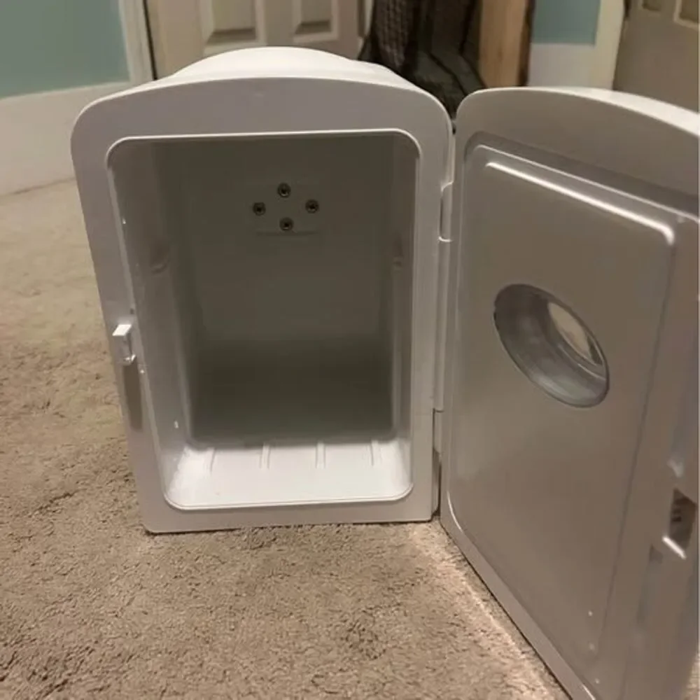 Frigidaire 6 Can Drink Mini Fridge